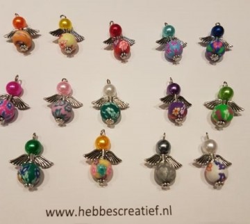 Engeltjes met gekleurde hoofdjes grote kraal