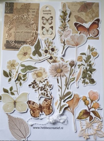 Papierproject met stickers labels touwtje